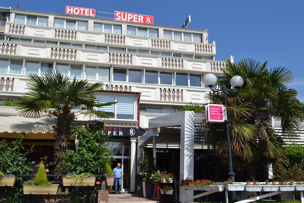 Hotel Super 8 Üsküp Dış mekan fotoğraf